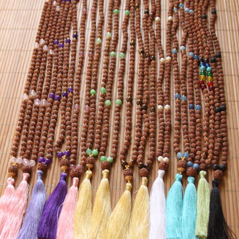 Alternative view of Japamala de rudrakshas